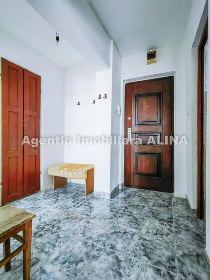 Garsonieră decomandată în Micro 15