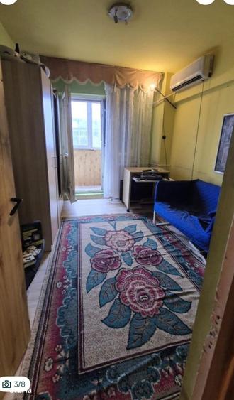 Apartament cu 4 camere semidecomandat în Crângași