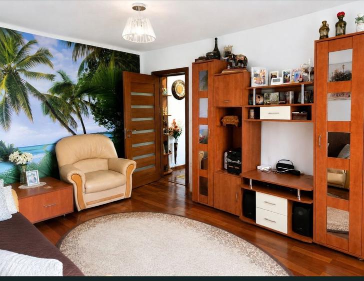 Apartament cu 3 camere decomandat în Central