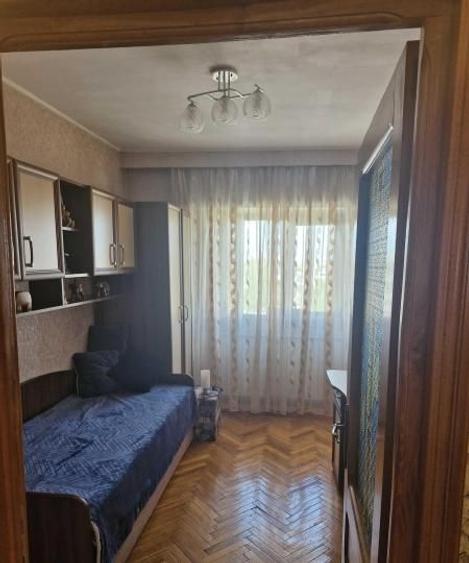 Apartament cu 4 camere decomandat în ICIL