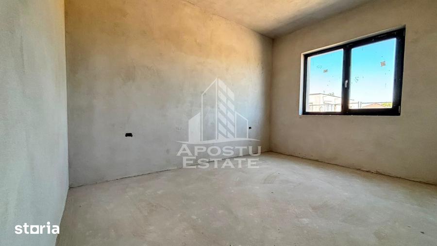 Casă cu 4 camere cu Teren 333 Mp în Lipovei