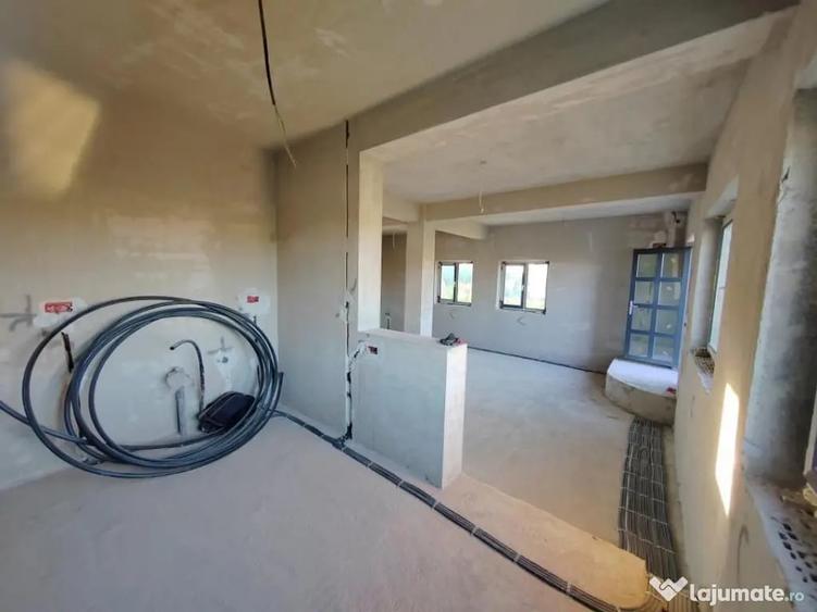 Casă cu 3 camere cu Teren 500 Mp în Lunca Cetățuii