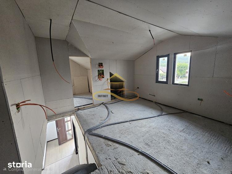 Casă cu 4 camere cu Teren 390 Mp în Gârleni