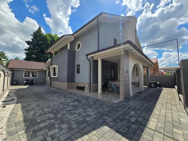 Casă cu Teren 450 Mp în Central