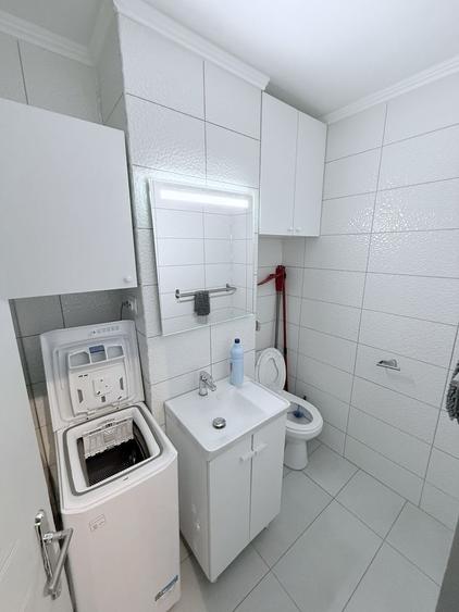Garsonieră decomandată în Decebal