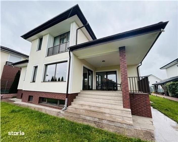 Casă cu 4 camere în Șelimbăr