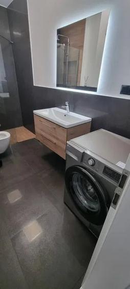 Apartament cu 3 camere decomandat, mobilat în Florești