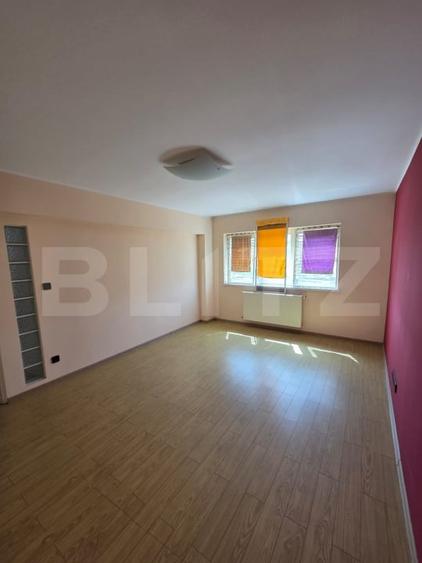 Apartament cu 2 camere decomandat, mobilat în Central
