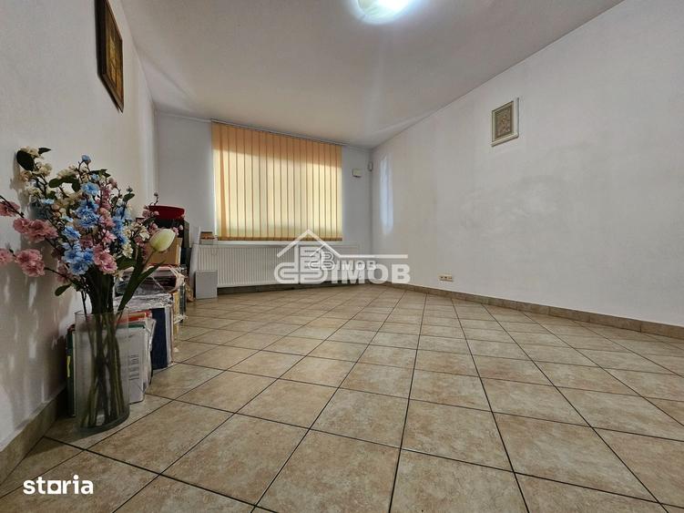 Apartament cu 3 camere decomandat în Micro 11
