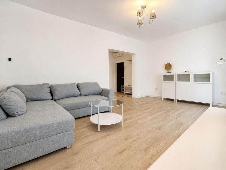 Apartament cu 3 camere decomandat, mobilat în Complex Studențesc
