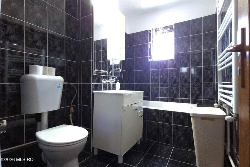 Apartament cu 2 camere decomandat în Far