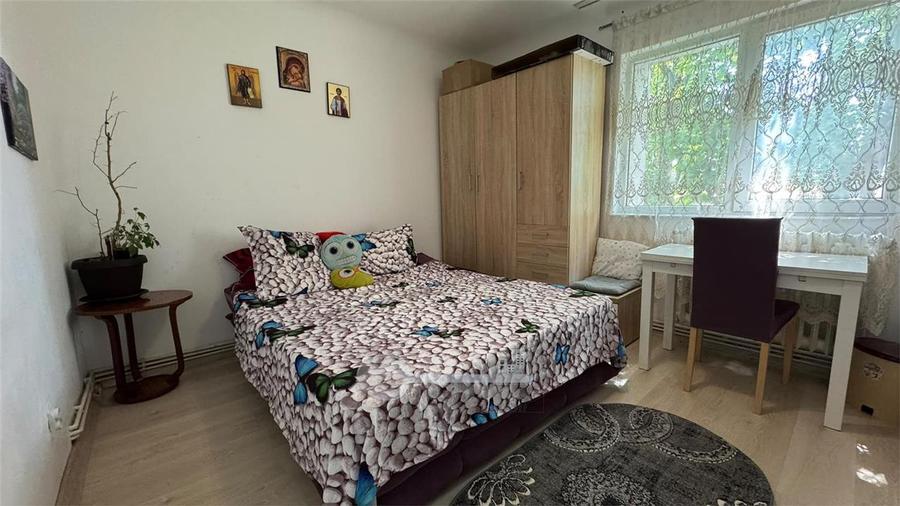 Apartament cu 2 camere decomandat, mobilat în Alexandru cel Bun