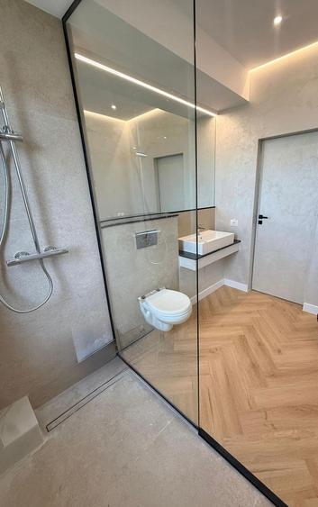 Apartament cu 4 camere în Valea Adâncă