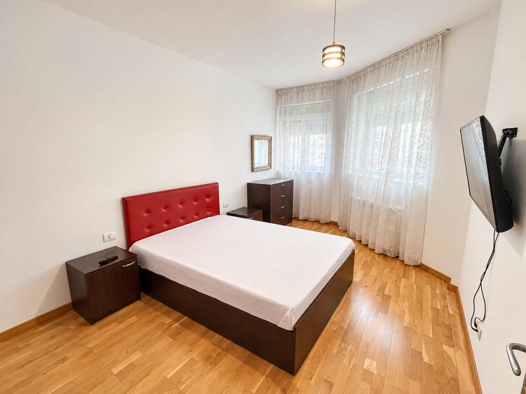 Apartament cu 3 camere decomandat în Torontalului