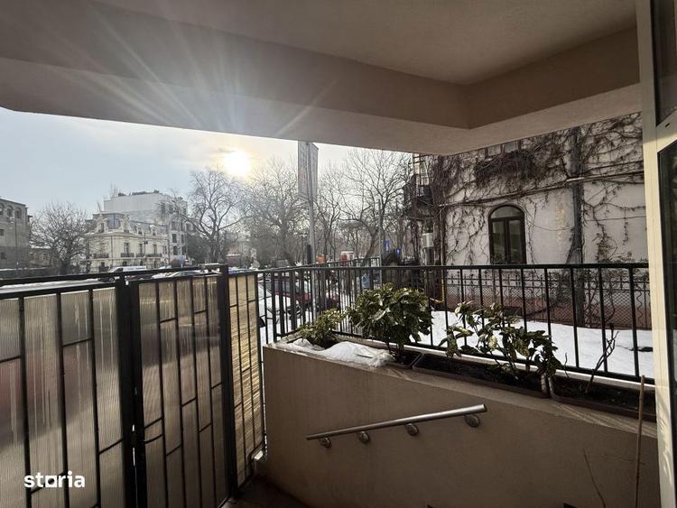 Apartament cu 3 camere decomandat în Romană