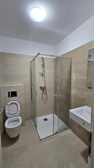 Apartament cu 3 camere decomandat, mobilat în Tractorul