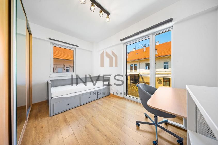 Apartament cu 3 camere semidecomandat, mobilat în Central