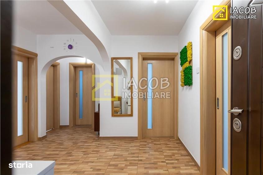 Apartament cu 3 camere decomandat în Central
