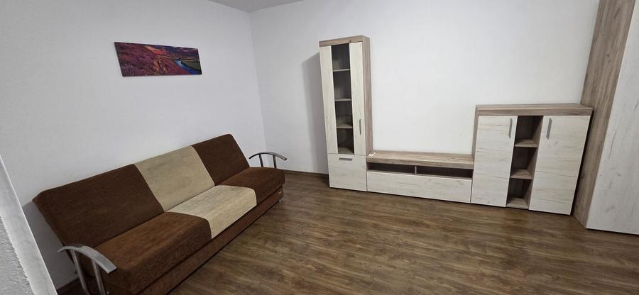 Apartament cu 2 camere decomandat în Tei