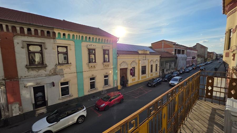 Apartament cu 2 camere decomandat, mobilat în Ultracentral