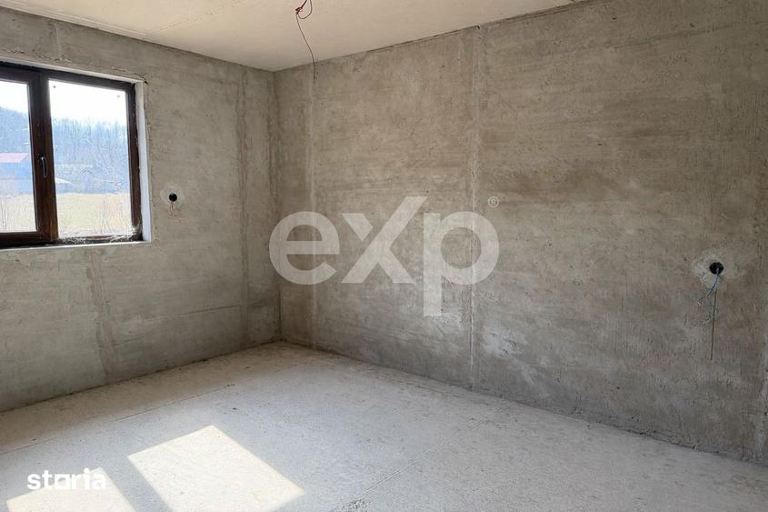 Casă cu 3 camere cu Teren 1446 Mp în Buhoci