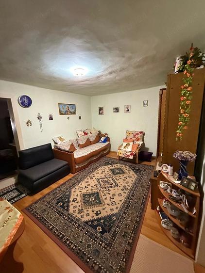 Casă cu 3 camere cu Teren 370 Mp în Eșelnița