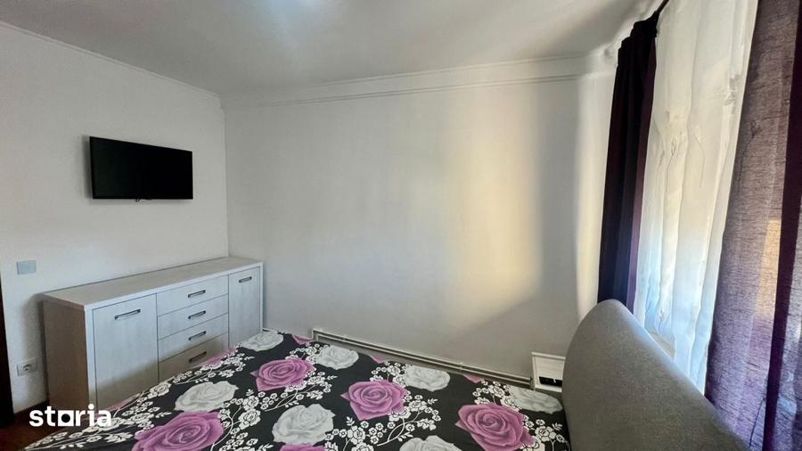 Apartament cu 3 camere decomandat în Găvana