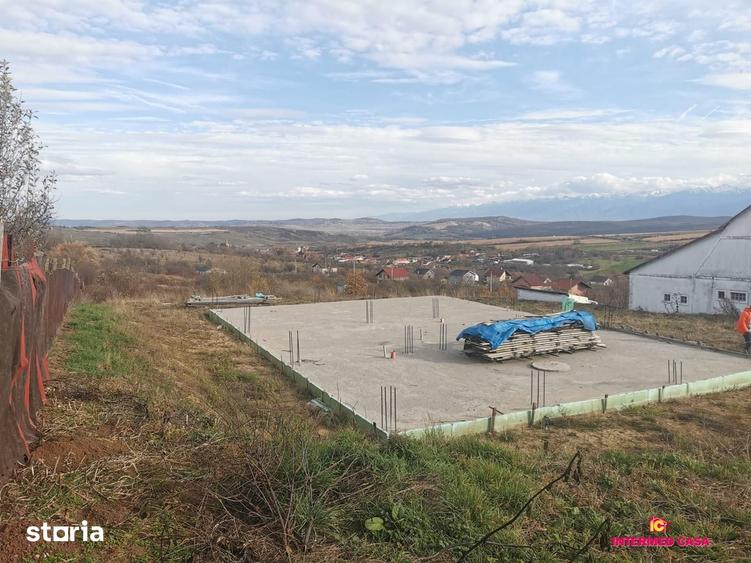 Teren de 665 mp, în Roșia