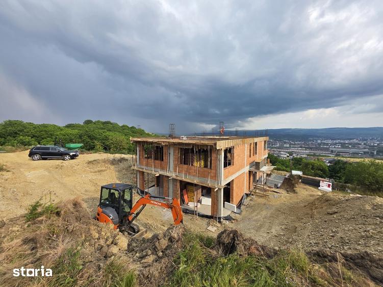 Casă cu 5 camere decomandat cu Teren 340 Mp în Mărăști