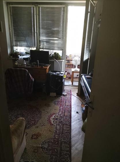 Apartament cu 3 camere semidecomandat în Policlinica