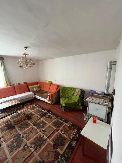 Casă cu 2 camere în Central