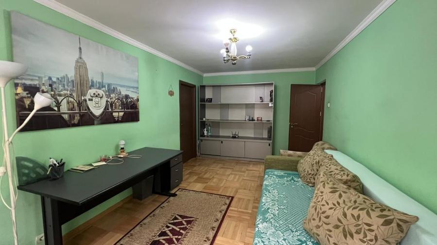 Apartament cu 3 camere decomandat, mobilat în Dristor