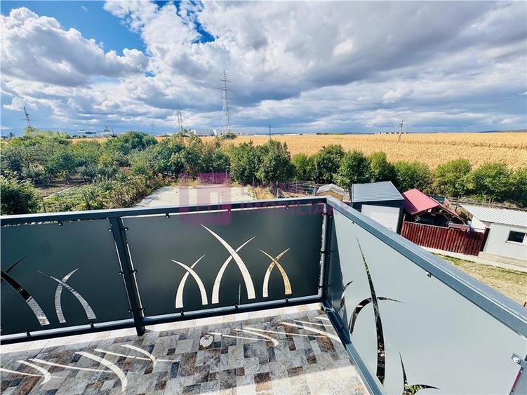 Apartament cu 3 camere decomandat în Turnișor