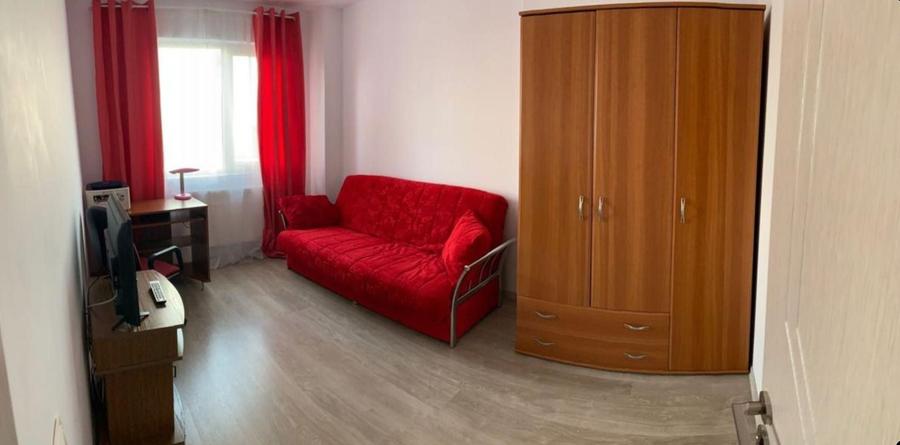Apartament cu 3 camere decomandat în Titan