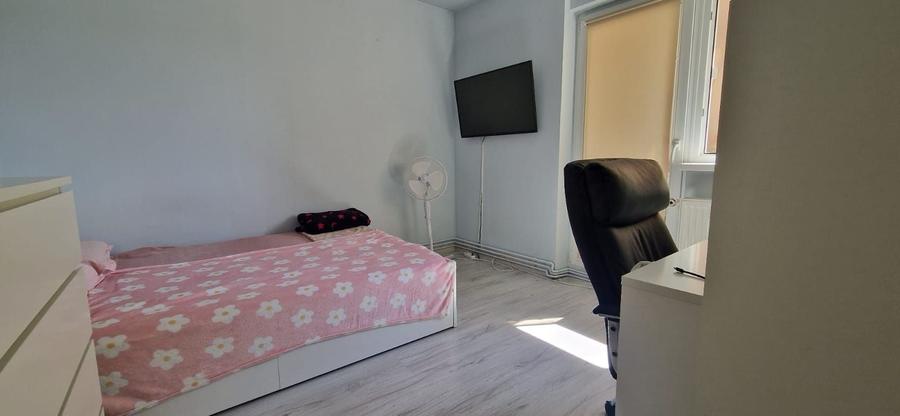 Apartament cu 2 camere semidecomandat în Ineu