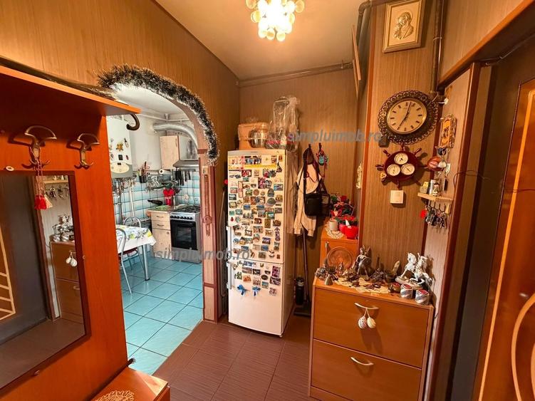 Apartament cu 2 camere semidecomandat, mobilat în Titan