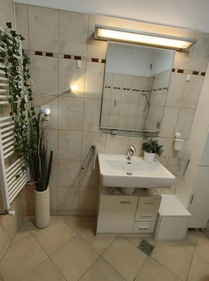 Apartament cu 3 camere decomandat în Foișorul de Foc