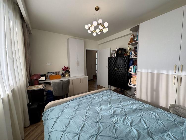 Duplex cu 5 camere cu Canalizare în Florești