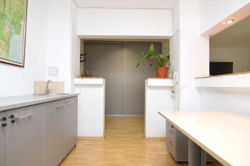 Apartament cu 2 camere semidecomandat, mobilat în 13 Septembrie
