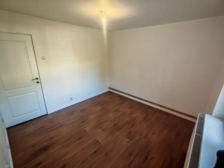 Apartament cu 2 camere decomandat în Sărari