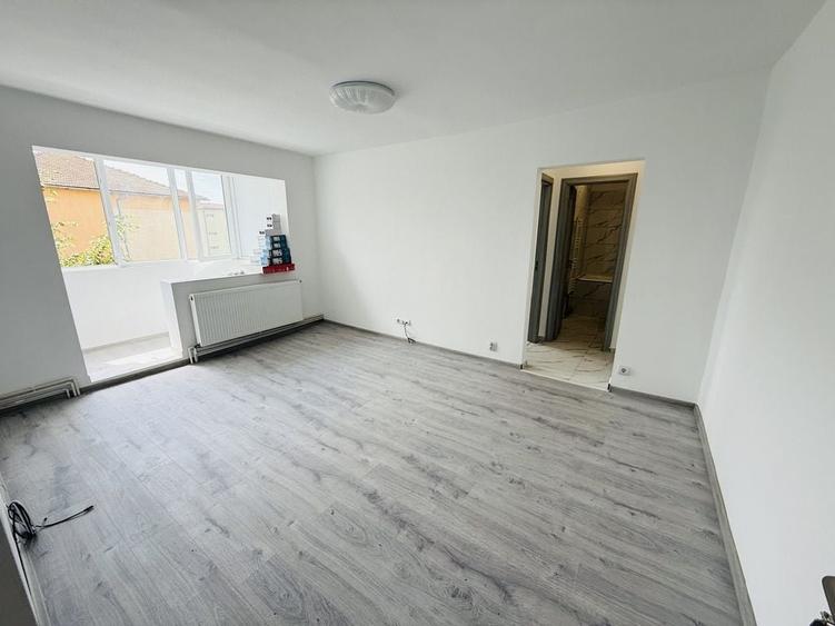 Apartament cu 2 camere semidecomandat în Dâmbovița