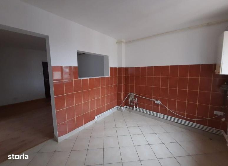 Apartament cu 3 camere în Mărăței