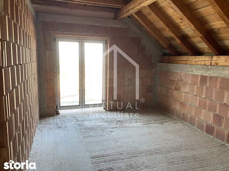 Casă cu 5 camere cu Teren 496 Mp în Șura Mare