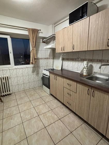 Apartament cu 2 camere semidecomandat în 1 Mai