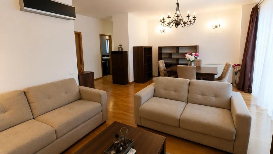 Apartament cu 3 camere decomandat în Kiseleff