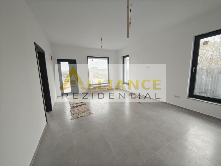 Casă individuală cu 3 camere cu Canalizare în Berceni