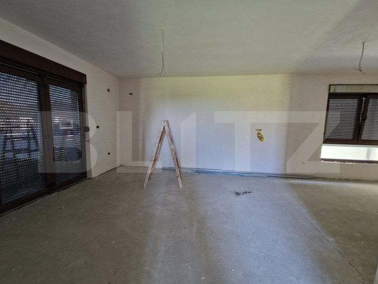Duplex cu 4 camere cu Teren 300 Mp în Partoș