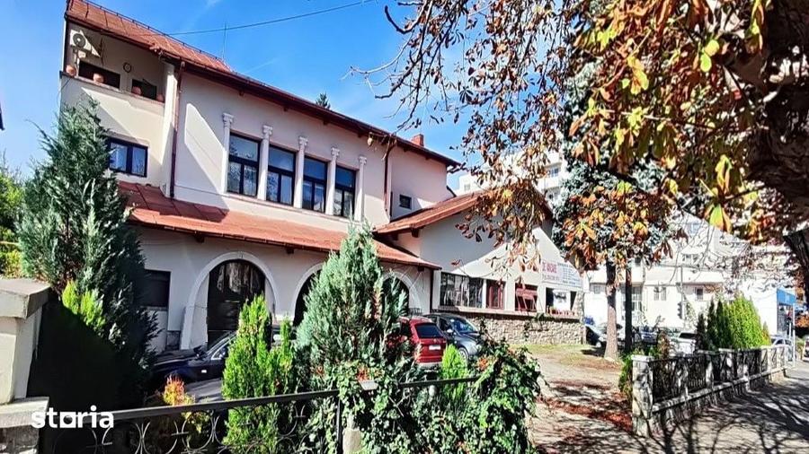 Spațiu comercial, de 1,043 mp, în Câmpina