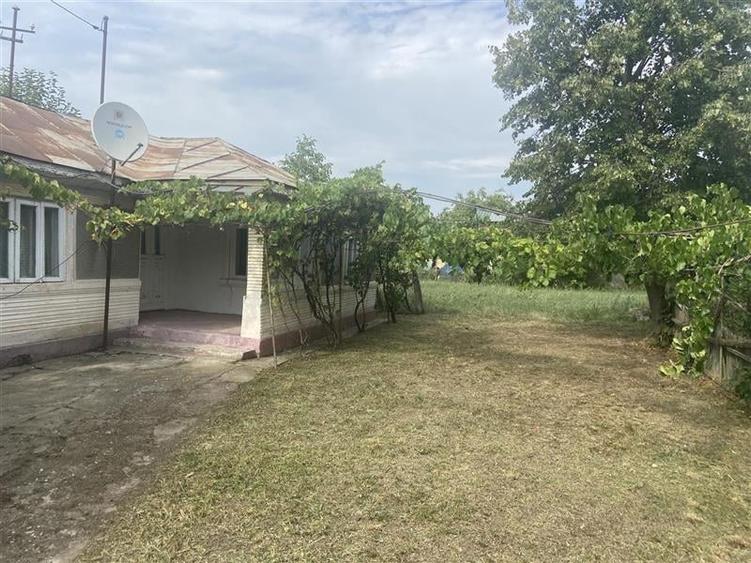 Casă individuală cu 3 camere cu Teren 2087 Mp în Suraia