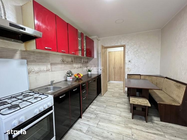 Apartament cu 4 camere decomandat în Nicolina